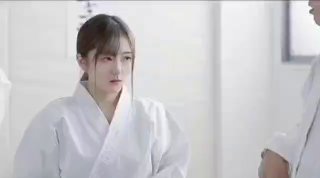 少女在办公室里被大鸡巴惩罚